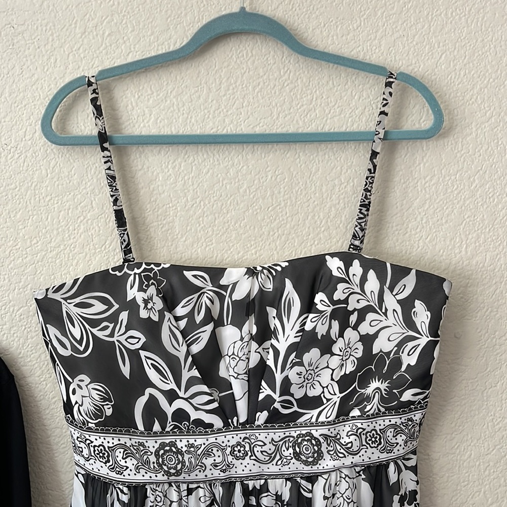White House Black Market chiffon strapless dress — 14 - Picture 3 of 5